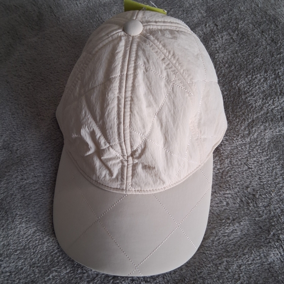All in Motion Quilted Cream Cap womens unisex adult nylon OS NWT - Picture 2 of 7